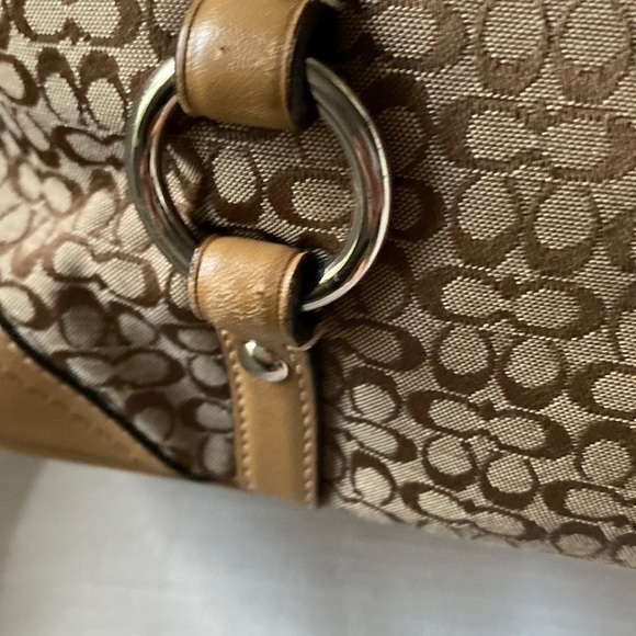 Coach Signature Gallery Jacquard Tan Canvas Tote With Leather Trim (authentic) - Picture 10 of 16